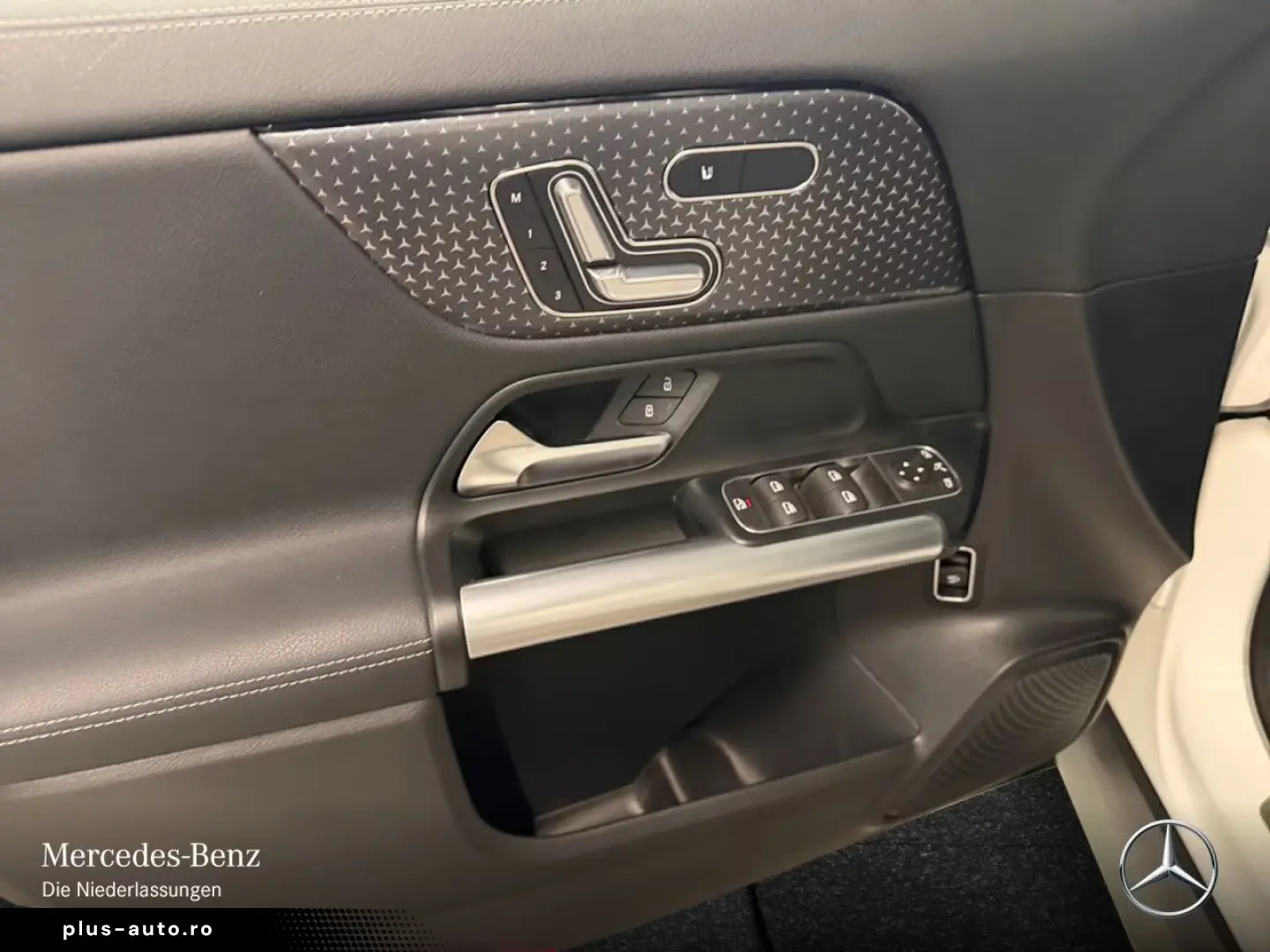 Mercedes-Benz GLA 180 Prog. Adv. PANO AHK MULTI DISTR