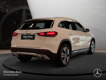 Mercedes-Benz GLA 180 Prog. Adv. PANO AHK MULTI DISTR