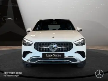 Mercedes-Benz GLA 180 Prog. Adv. PANO AHK MULTI DISTR