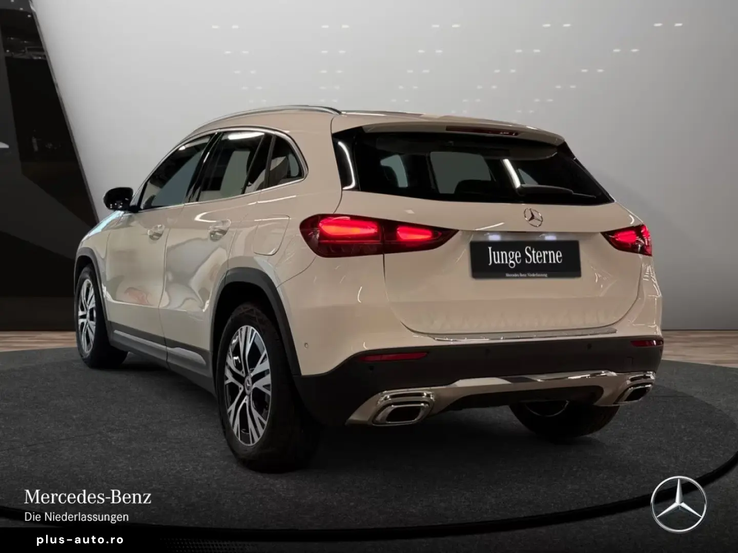 Mercedes-Benz GLA 180 Prog. Adv. PANO AHK MULTI DISTR