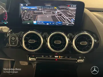 Mercedes-Benz GLA 180 Prog. Adv. PANO AHK MULTI DISTR