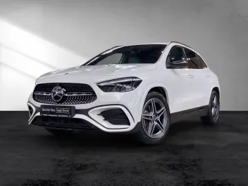 Mercedes-Benz GLA 220 4M AMG Line  360  Distr