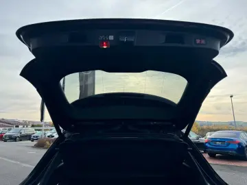 Mercedes-Benz GLA 200 AMG Pano Distr Ambient Multibeam