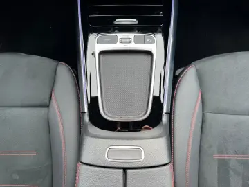 Mercedes-Benz GLA 200 AMG Pano Distr Ambient Multibeam