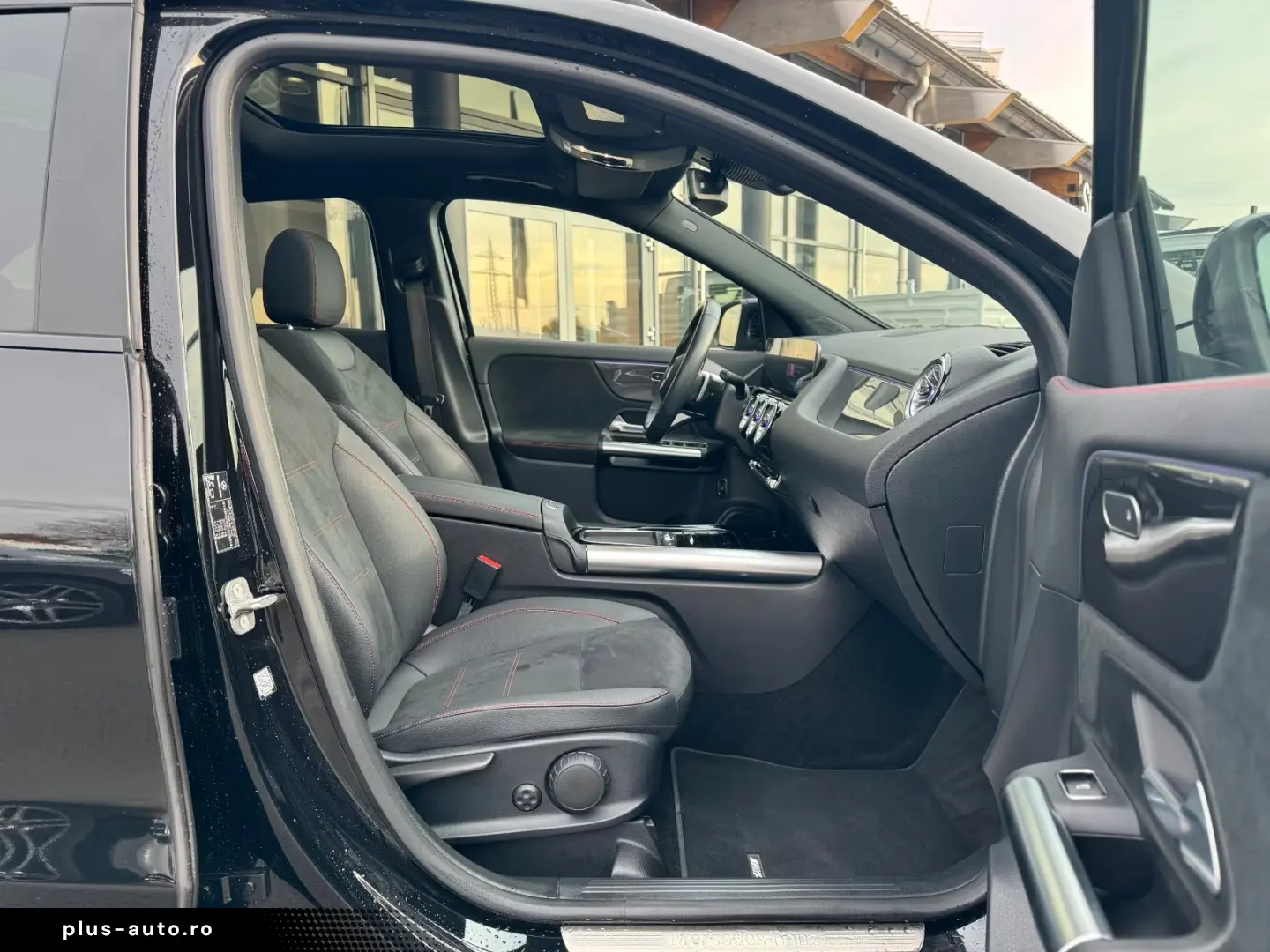 Mercedes-Benz GLA 200 AMG Pano Distr Ambient Multibeam