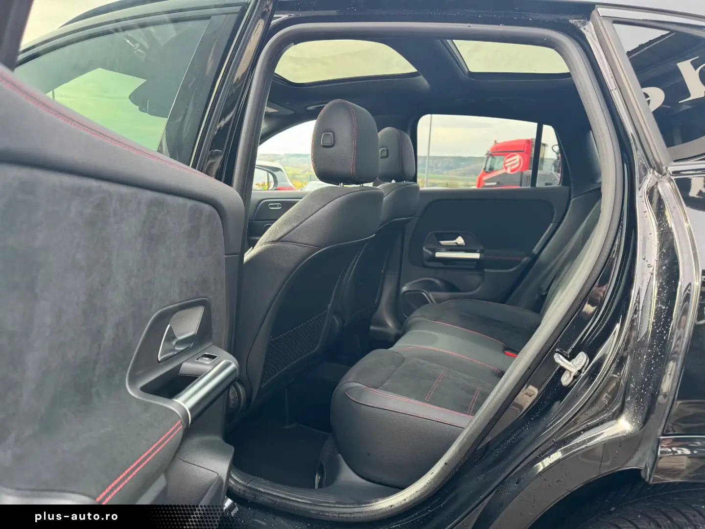 Mercedes-Benz GLA 200 AMG Pano Distr Ambient Multibeam