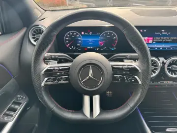 Mercedes-Benz GLA 200 AMG Pano Distr Ambient Multibeam
