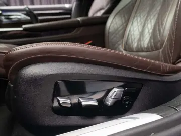 BMW Seria 7 750i xDrive