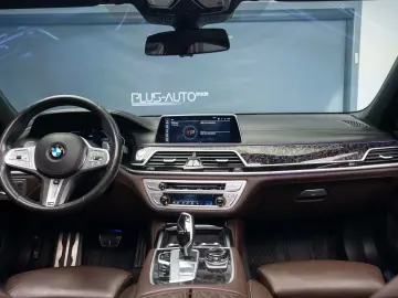 BMW Seria 7 750i xDrive