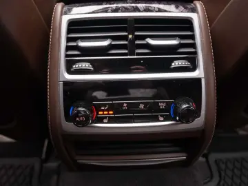 BMW Seria 7 750i xDrive