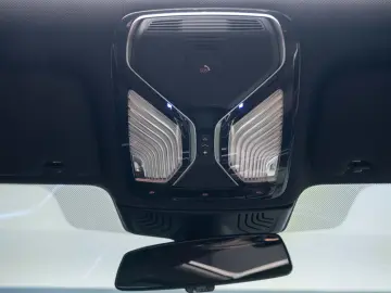 BMW Seria 7 750i xDrive