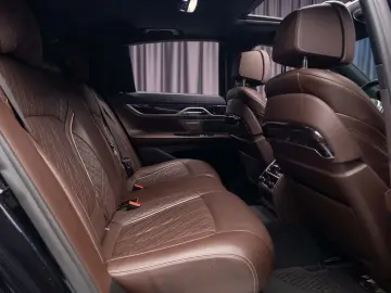 BMW Seria 7 750i xDrive
