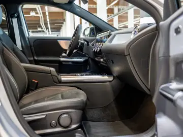 Mercedes-Benz GLA 180 AMG Line