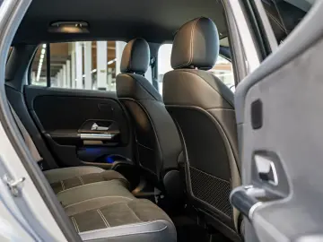 Mercedes-Benz GLA 180 AMG Line