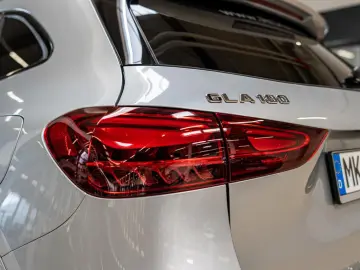 Mercedes-Benz GLA 180 AMG Line