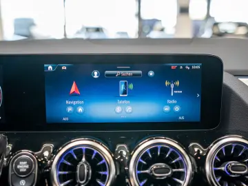 Mercedes-Benz GLA 180 AMG Line