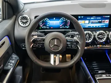 Mercedes-Benz GLA 180 AMG Line