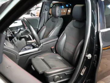 Mercedes-Benz GLA 250 4M AMG PANO LED