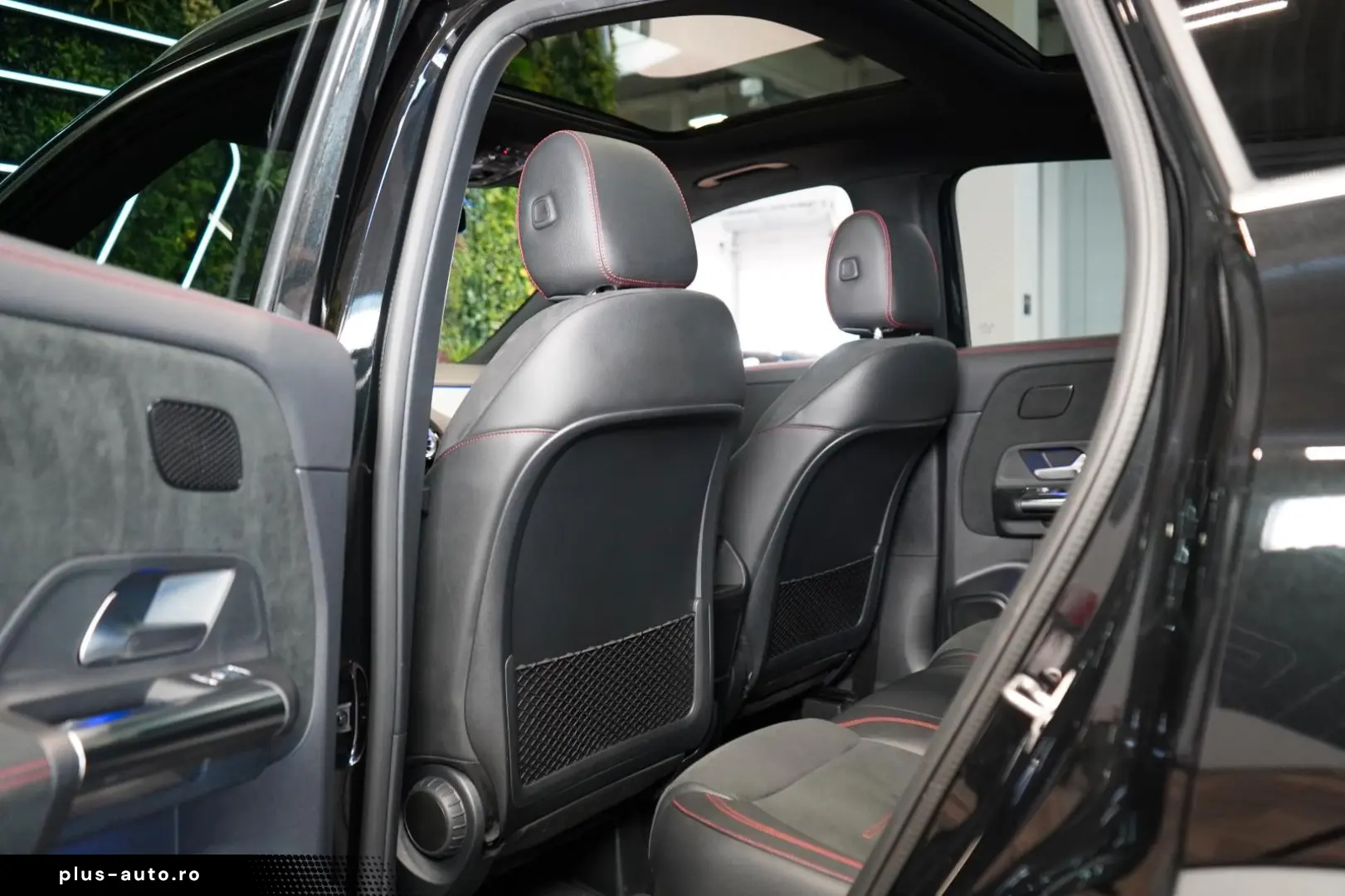 Mercedes-Benz GLA 250 4M AMG PANO LED