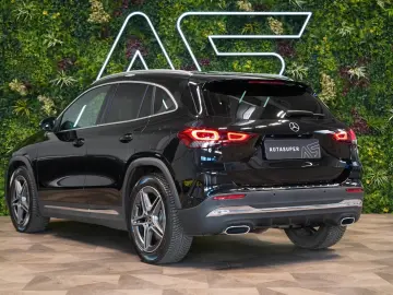 Mercedes-Benz GLA 250 4M AMG PANO LED