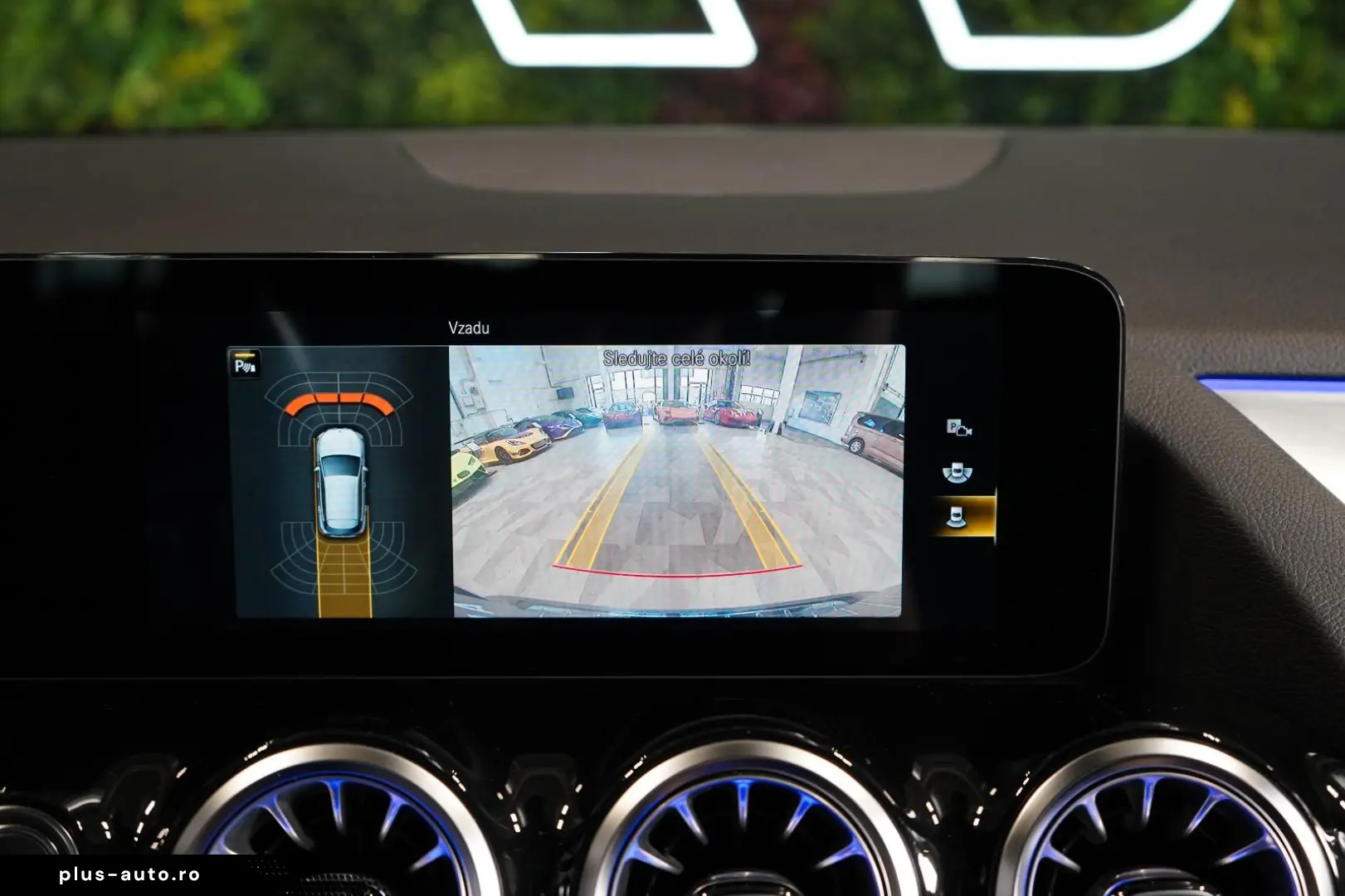 Mercedes-Benz GLA 250 4M AMG PANO LED