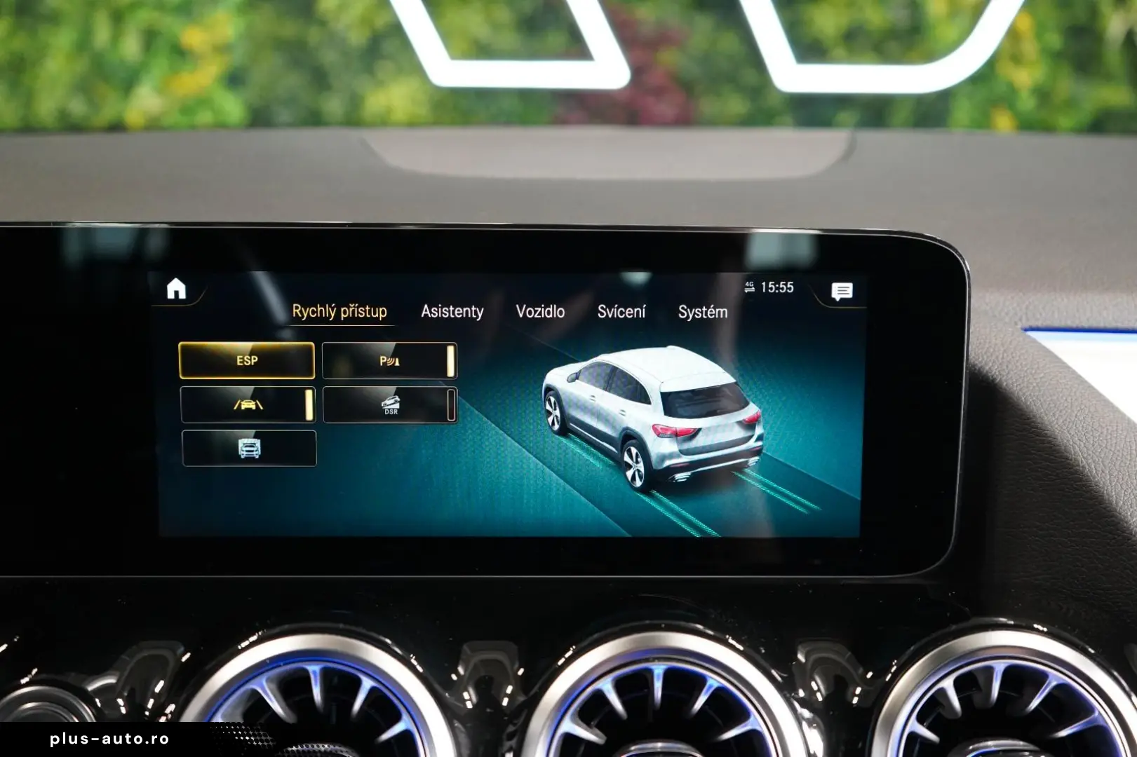 Mercedes-Benz GLA 250 4M AMG PANO LED