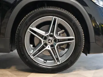 Mercedes-Benz GLA 250 4M AMG PANO LED