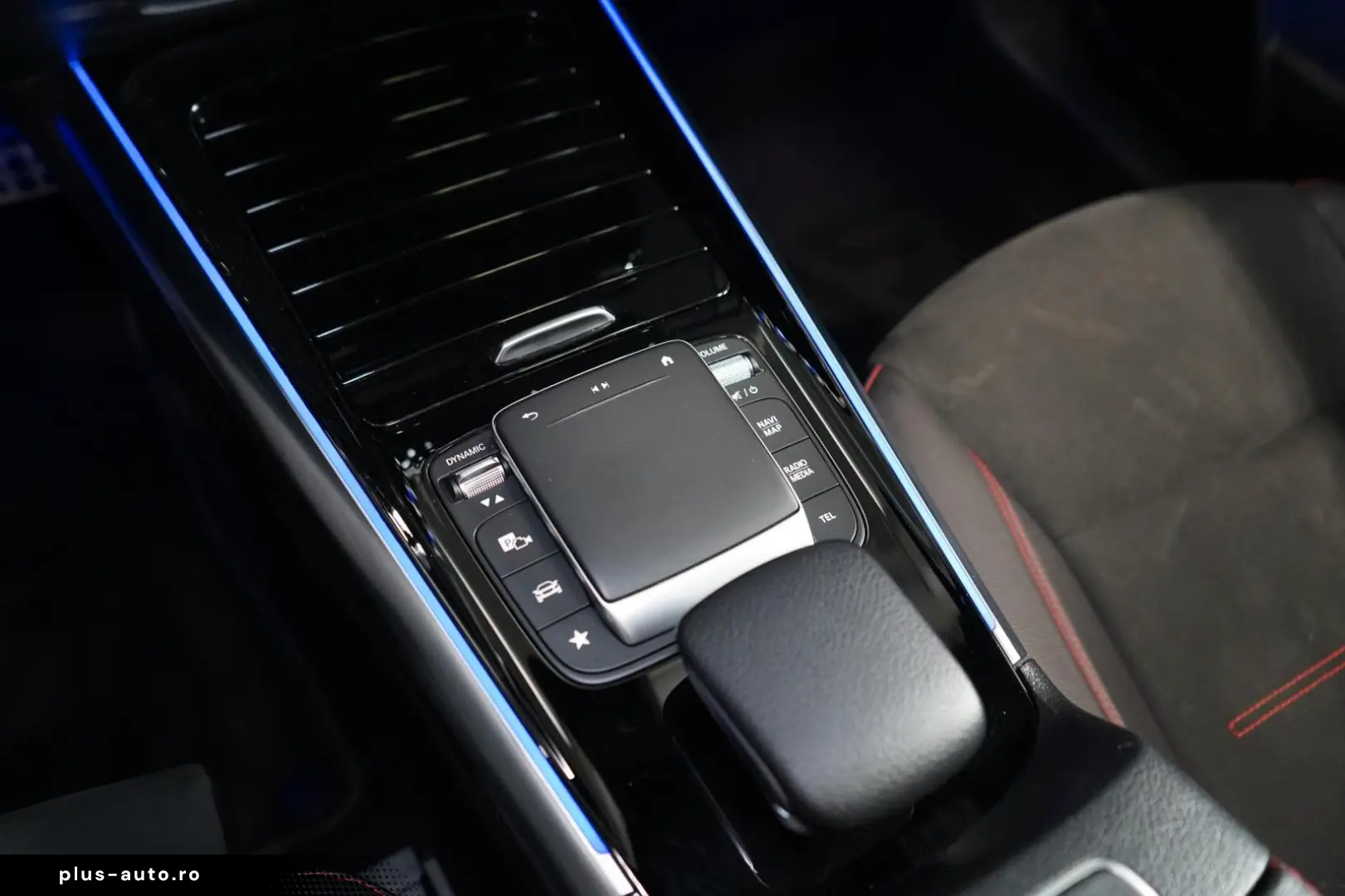 Mercedes-Benz GLA 250 4M AMG PANO LED