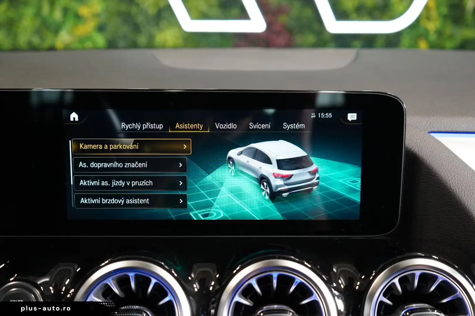 Mercedes-Benz GLA 250 4M AMG PANO LED