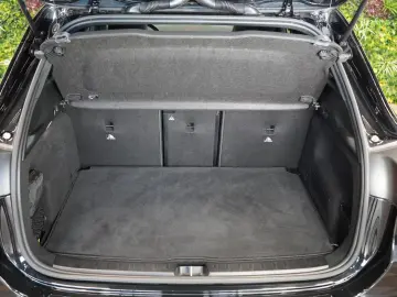 Mercedes-Benz GLA 250 4M AMG PANO LED