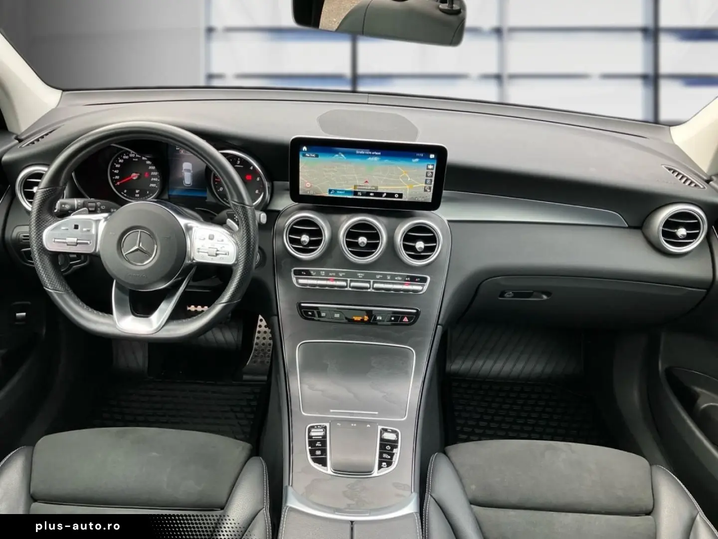 MERCEDES-BENZ GLC 300 de 4M AMG AHK Pano Night AdvSound LED