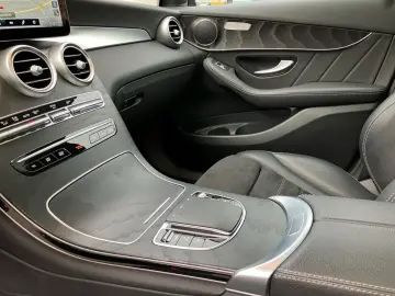 MERCEDES-BENZ GLC 300 de 4M AMG AHK Pano Night AdvSound LED