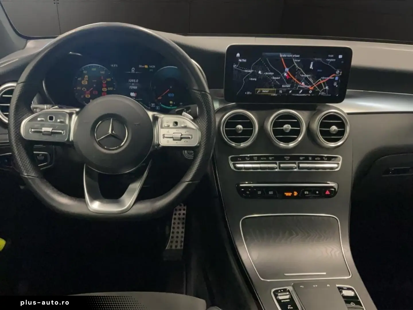 MERCEDES-BENZ GLC 300 de 4M AMG NIGHT LED PANO DISTR&hellip;