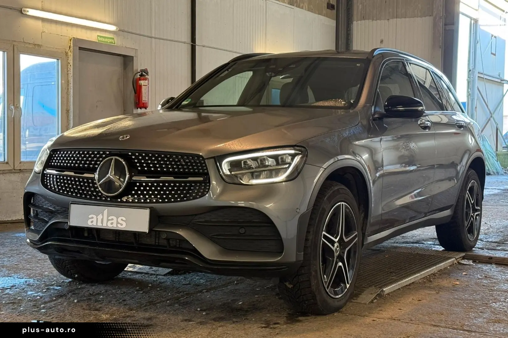 MERCEDES-BENZ GLC 300de 4Matic AMG NIGHT HUD SHZ AHK