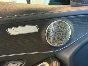 MERCEDES-BENZ GLC 300de 4Matic AMG NIGHT HUD SHZ AHK