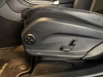 MERCEDES-BENZ GLC 300de 4Matic AMG NIGHT HUD SHZ AHK