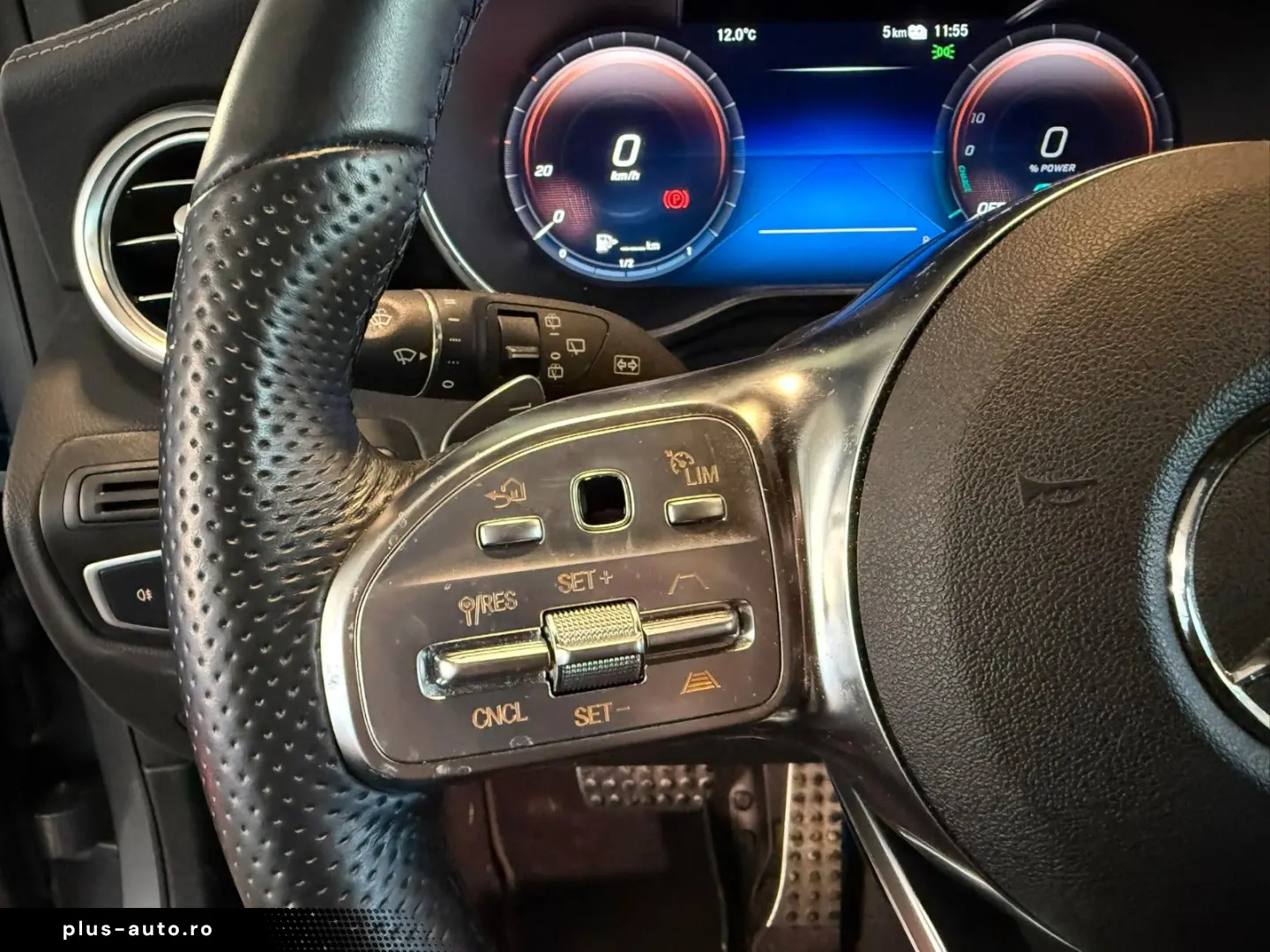 MERCEDES-BENZ GLC 300de 4Matic AMG NIGHT HUD SHZ AHK