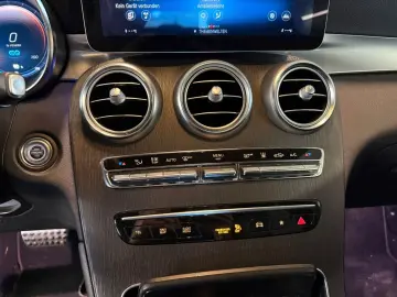 MERCEDES-BENZ GLC 300de 4Matic AMG NIGHT HUD SHZ AHK