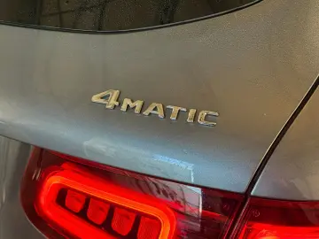 MERCEDES-BENZ GLC 300de 4Matic AMG NIGHT HUD SHZ AHK