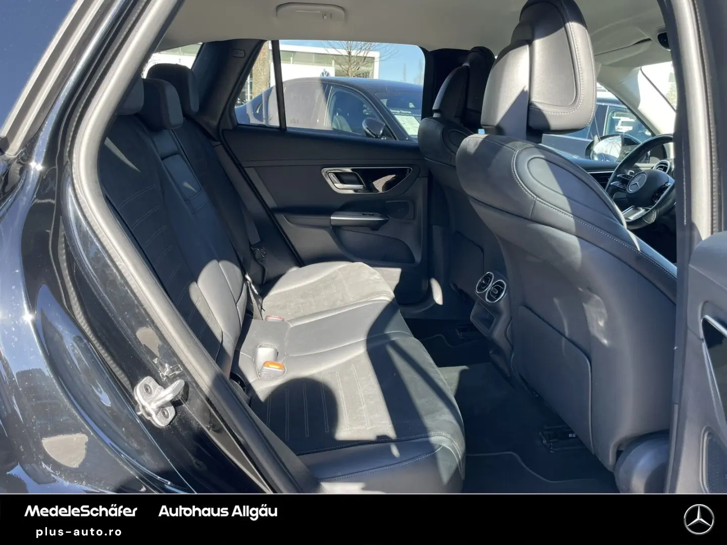 MERCEDES-BENZ GLC 300 e 4M AMG AHK Distro Night Kam 20