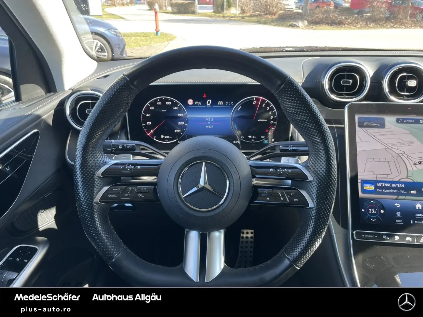 MERCEDES-BENZ GLC 300 e 4M AMG AHK Distro Night Kam 20