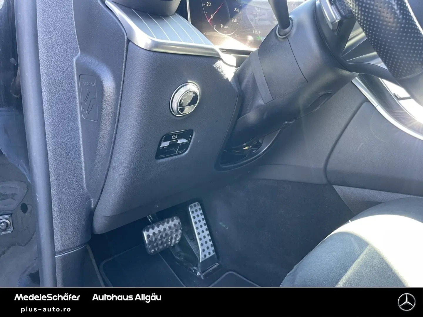 MERCEDES-BENZ GLC 300 e 4M AMG AHK Distro Night Kam 20