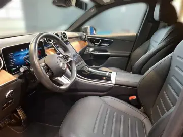 MERCEDES-BENZ GLC 300 AMG Line 4MATIC 9G-tronic