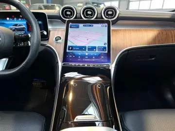 MERCEDES-BENZ GLC 300 AMG Line 4MATIC 9G-tronic