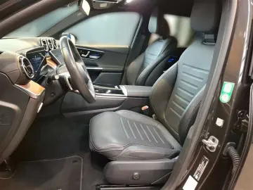 MERCEDES-BENZ GLC 300 AMG Line 4MATIC 9G-tronic