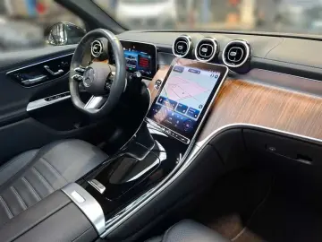 MERCEDES-BENZ GLC 300 AMG Line 4MATIC 9G-tronic