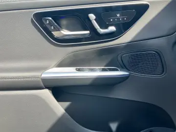 MERCEDES-BENZ GLC 300 e 4MATIC AMG NIGHT DIGITAL 360  DISTR.