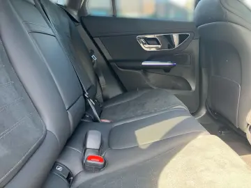 MERCEDES-BENZ GLC 300 e 4MATIC AMG NIGHT DIGITAL 360  DISTR.