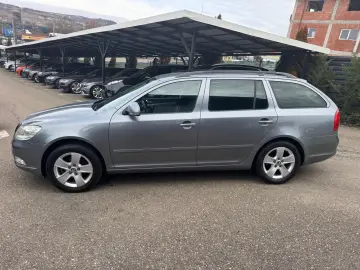Skoda Octavia Diesel 1.6 2012 Manuala