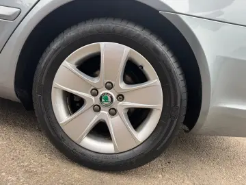 Skoda Octavia Diesel 1.6 2012 Manuala